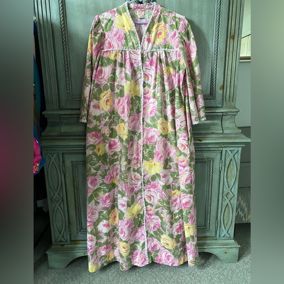 Twilight Intimates & Sleepwear Cotton Zip Robe With Pink And Yellow